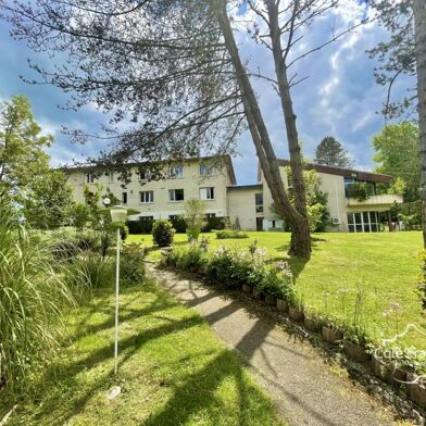 Commerce  649000 €