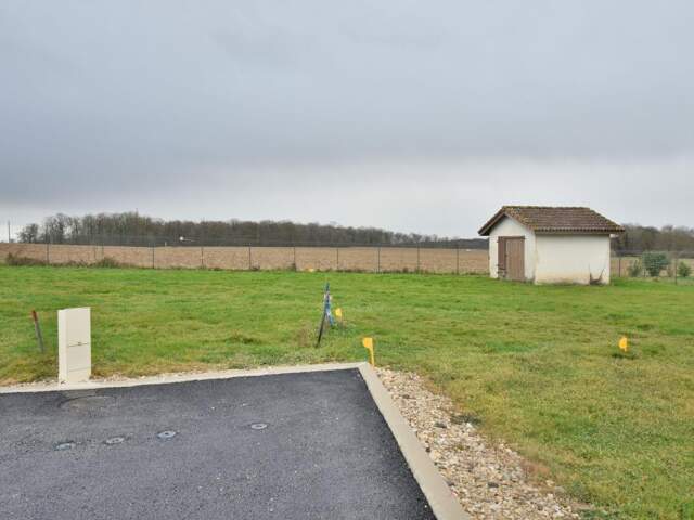 Terrain À Vendre — photo du bien
