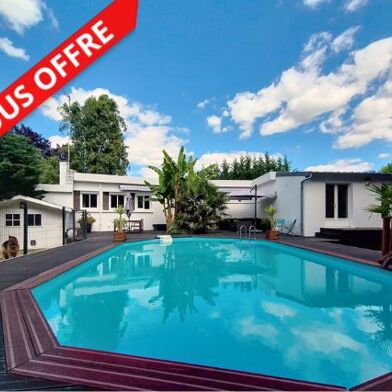 Maison 8 pièces 499000 €