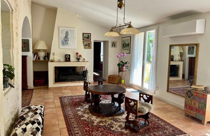 Maison À Vendre Charentaise rénovée 226m2 habitable avec piscine 150m2 de dépendances — photo 3
