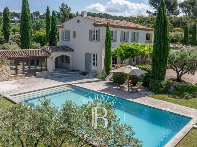 AIX-EN-PROVENCE – BASTIDE 350 M² – PARC  DE 7000 M² – PISCINE – — photo du bien