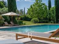 AIX-EN-PROVENCE – BASTIDE 350 M² – PARC  DE 7000 M² – PISCINE – — photo 4