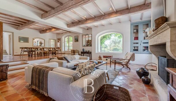 Villa / Maison 13 pièces  à vendre Aix-en-Provence 13100