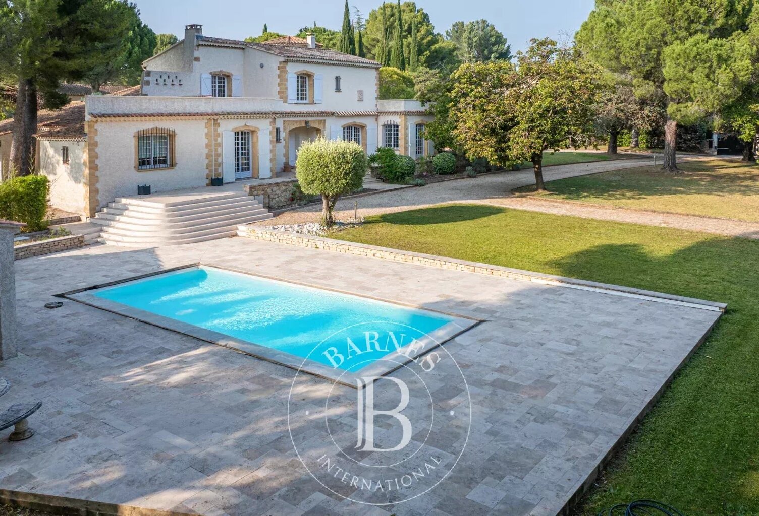 AIX EN PROVENCE - PROCHE CENTRE VILLE - MAISON FAMILIALE 250M2 - — photo 1