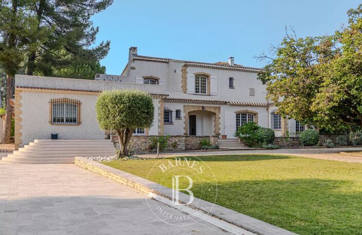 AIX EN PROVENCE - PROCHE CENTRE VILLE - MAISON FAMILIALE 250M2 - — photo 2