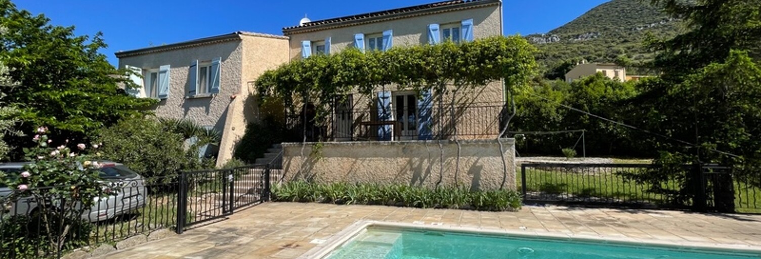 Maison 8 Pièces 182 m² à vendre à Rustrel (84400)