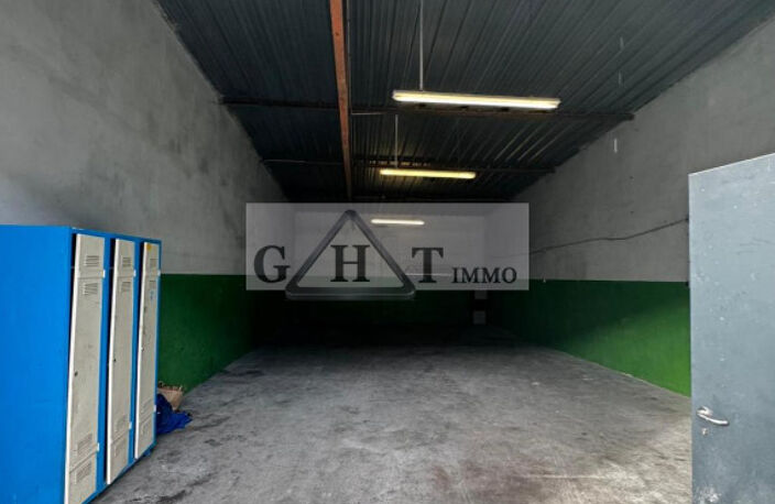 ENTREPOT A LOUER 105 M² A VAUX LE PENIL — photo 3