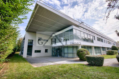 Local industriel  32430 €