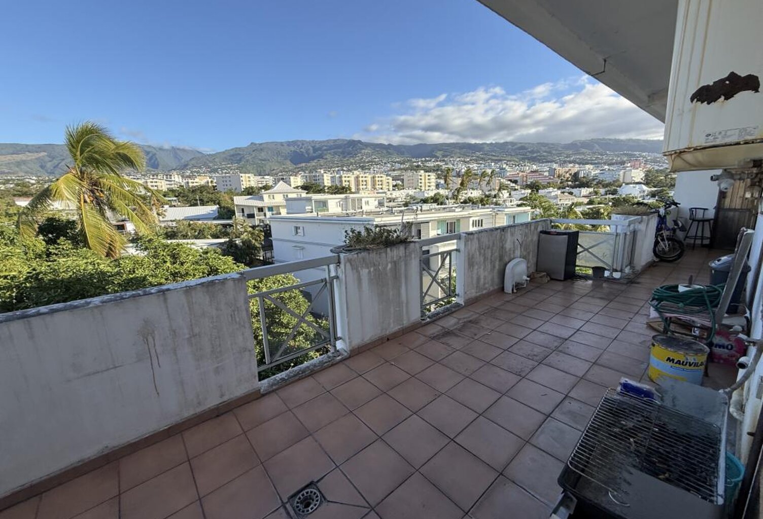 À Saint-Denis, appartement F3 de 86 m2 avec Grande terrasse — photo 1