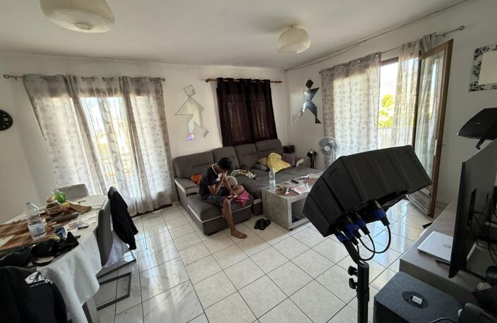À Saint-Denis, appartement F3 de 86 m2 avec Grande terrasse — photo 2