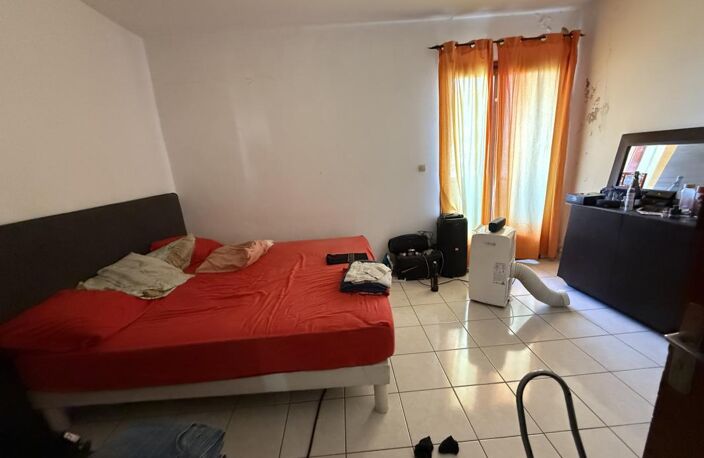 À Saint-Denis, appartement F3 de 86 m2 avec Grande terrasse — photo 3