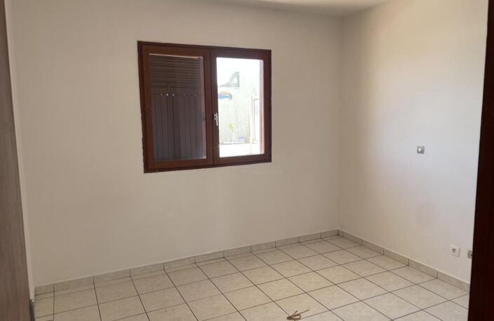 À Saint-Denis, appartement F4 de 71 m2 avec Grande terrasse — photo 5