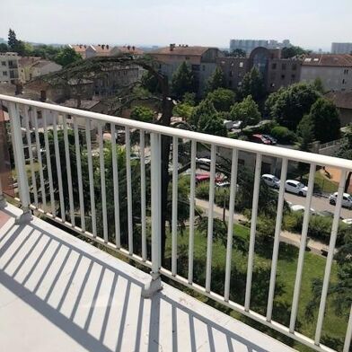 Appartement 3 pièces 925 €