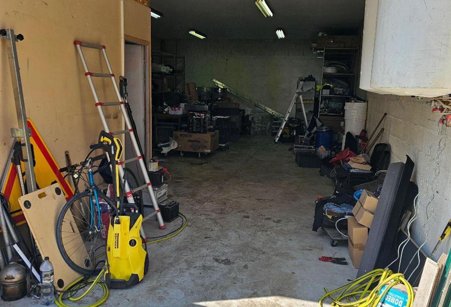 Location commerce  78 m² à Vaulx-en-Velin (69120) — photo 1