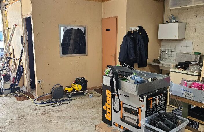 Location commerce  78 m² à Vaulx-en-Velin (69120) — photo 4