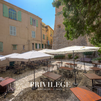 Commerce  440000 €