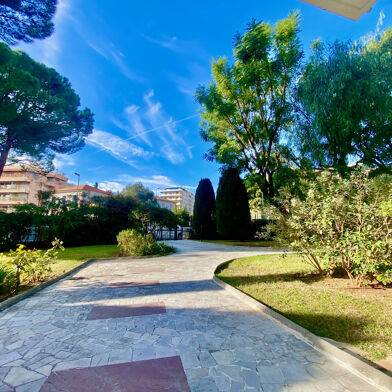 Appartement 1 pièces 745 €