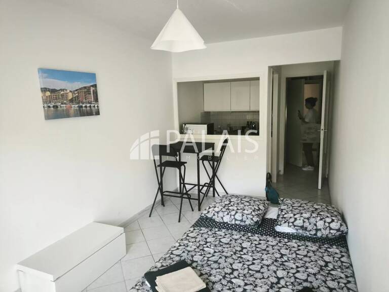 STUDIO MEUBLE AVENUE CALIFORNIE — photo 1