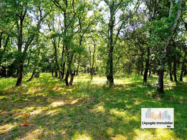 Terrain à bâtir 636m² — photo du bien