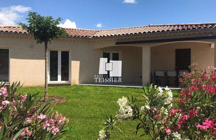 Villa — photo 2