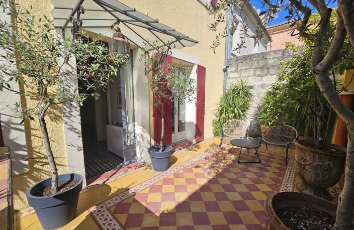 Aigues-Mortes maison bourgeoise P5 — photo 2