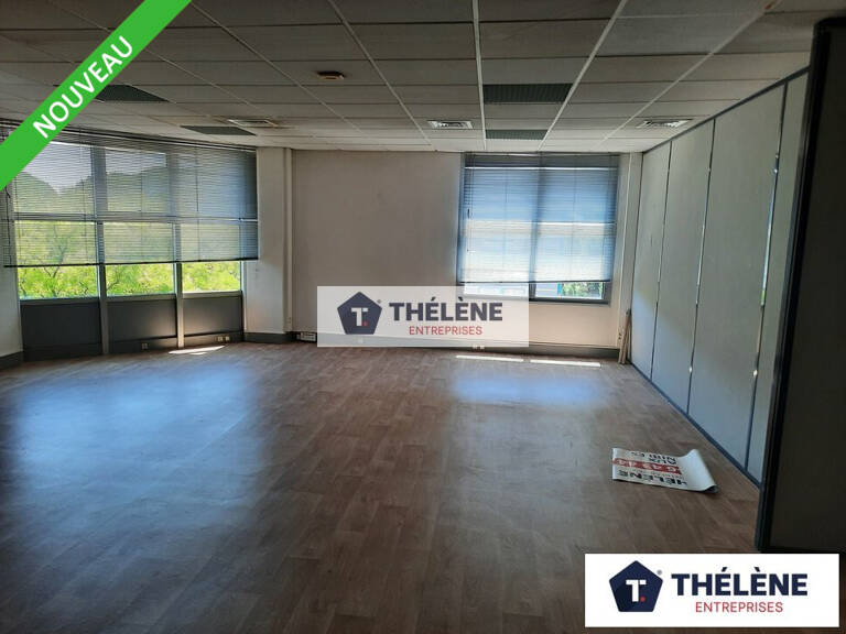 BUREAUX à LOUER — photo 1