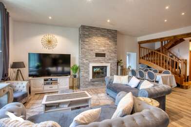 Immeuble  254880 €