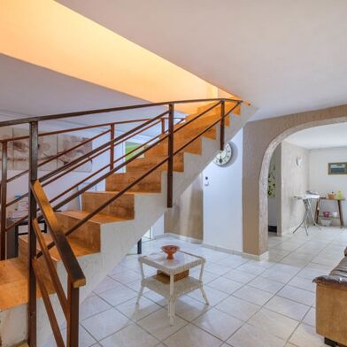 Maison 6 pièces 499200 €