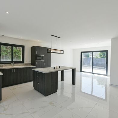 Maison 3 pièces 337920 €