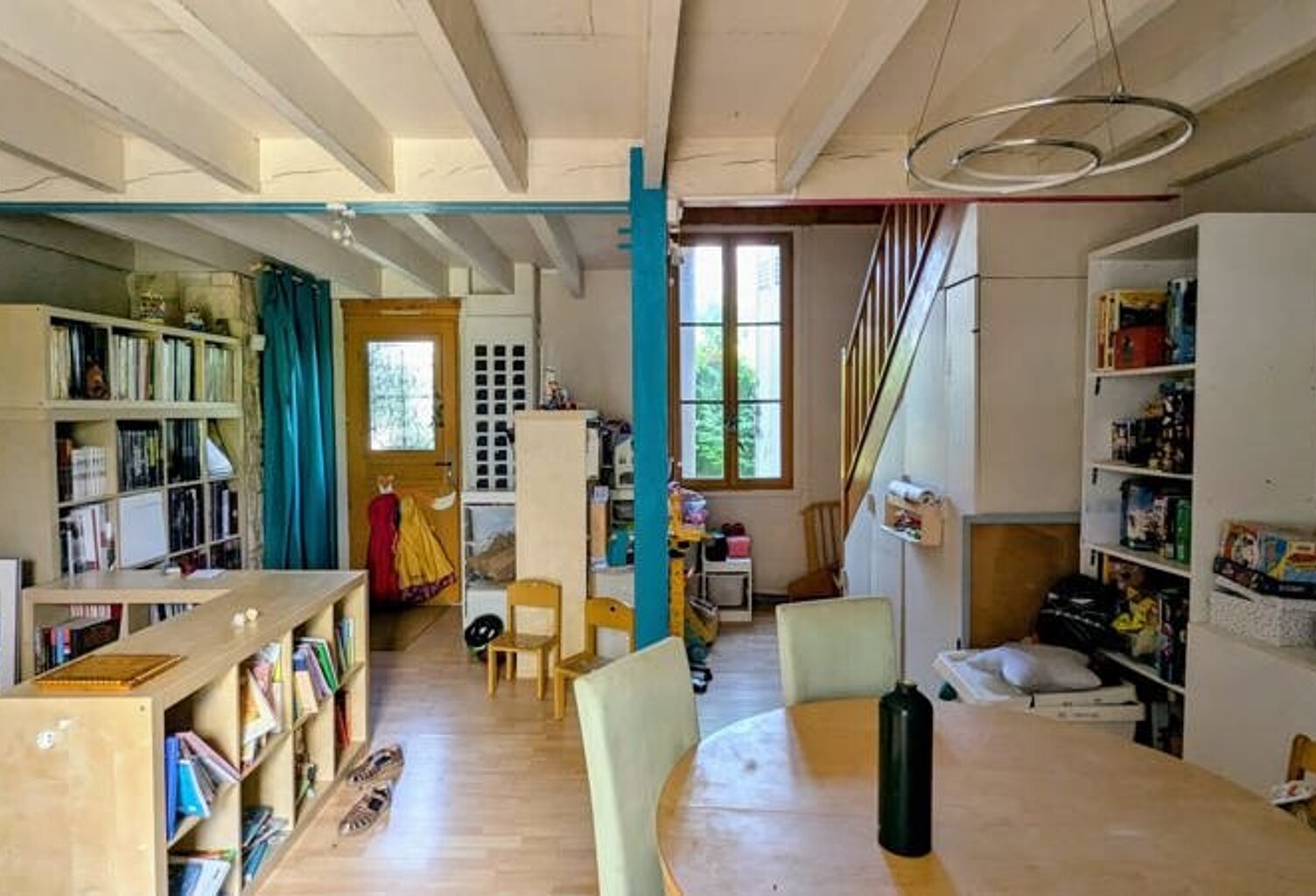 Maison en pierre de 4 pièces principales — photo 1