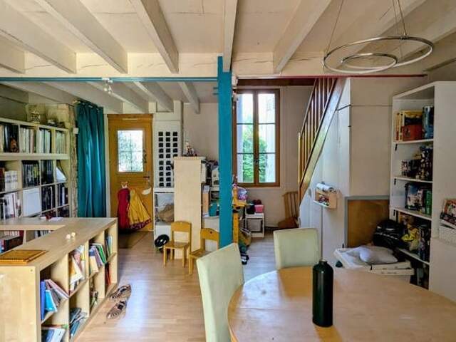 Maison en pierre de 4 pièces principales — photo du bien