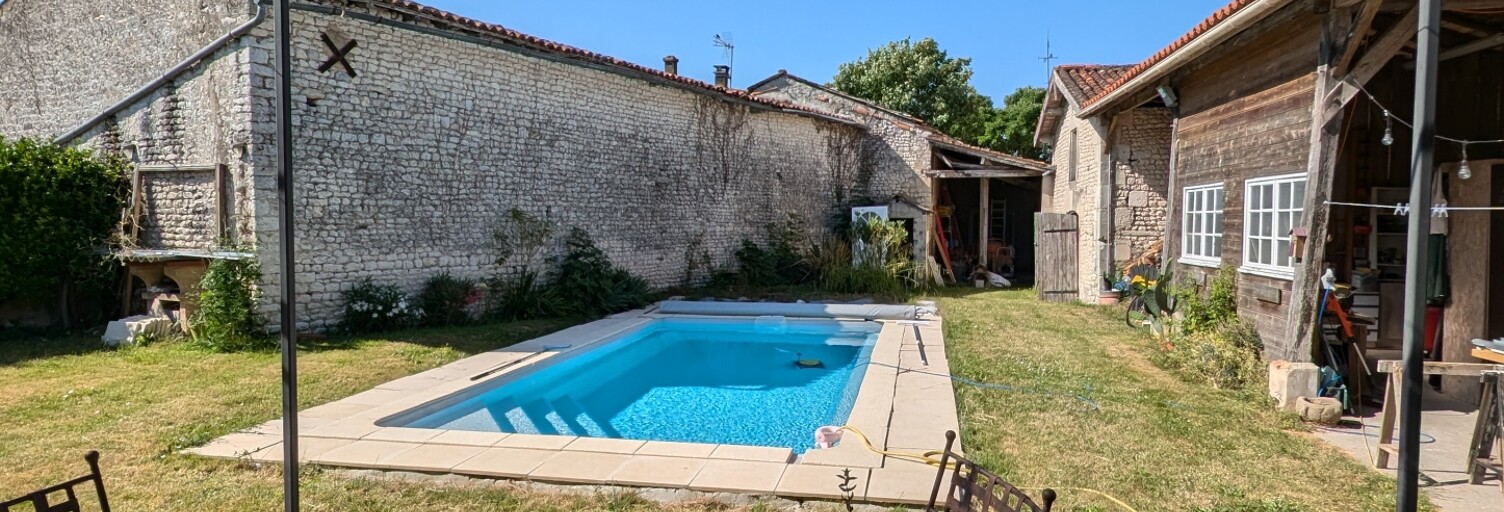 Maison 5 Pièces 168 m² à vendre à Montils (17800)