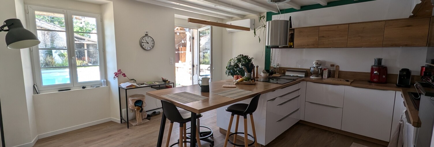 Maison 5 Pièces 168 m² à vendre à Montils (17800)