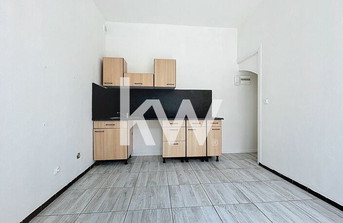 IDEAL INVESTISSEUR - SECTEUR AVENUE DE PARIS - PROCHE CENTRE VIL — photo 2