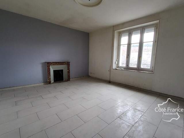 08 DEVILLE Maison 2 chambres avec terrain — photo du bien