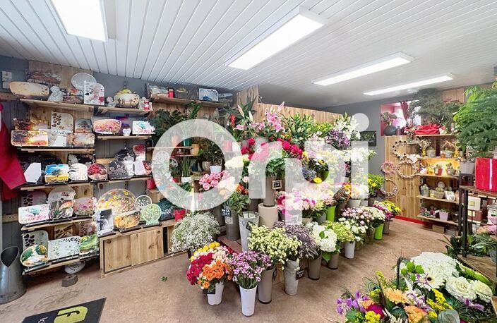 À louer – Local commercial 77 m² en ville basse de Saint-Flour — photo 2
