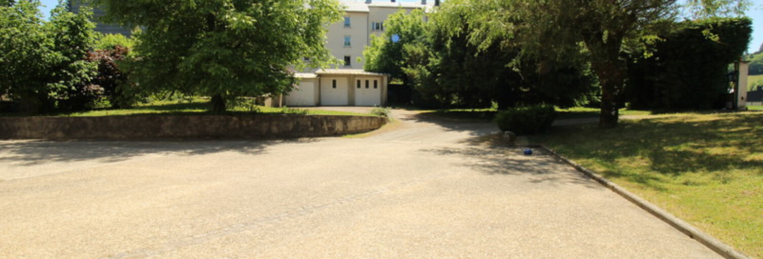 Maison 11 Pièces 227 m² à vendre à Lacaune (81230)