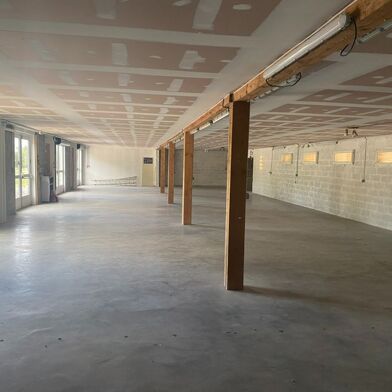 Immeuble  738500 €