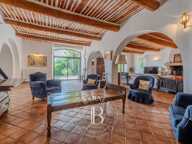 AIX-EN-PROVENCE- MAS 17EME SIECLE 500 M² - ANNEXE ET GARAGE 60 M — photo 4