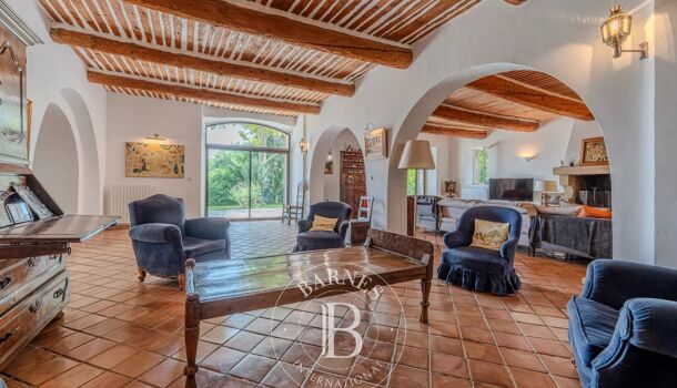 Villa / Maison 9 pièces  à vendre Aix-en-Provence 13100