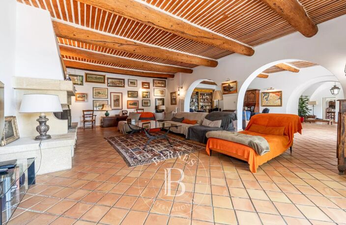 AIX-EN-PROVENCE- MAS 17EME SIECLE 500 M² - ANNEXE ET GARAGE 60 M — photo 5