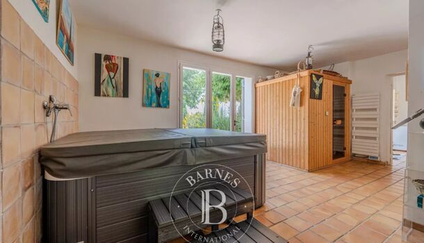 Villa / Maison 9 pièces  à vendre Aix-en-Provence 13100