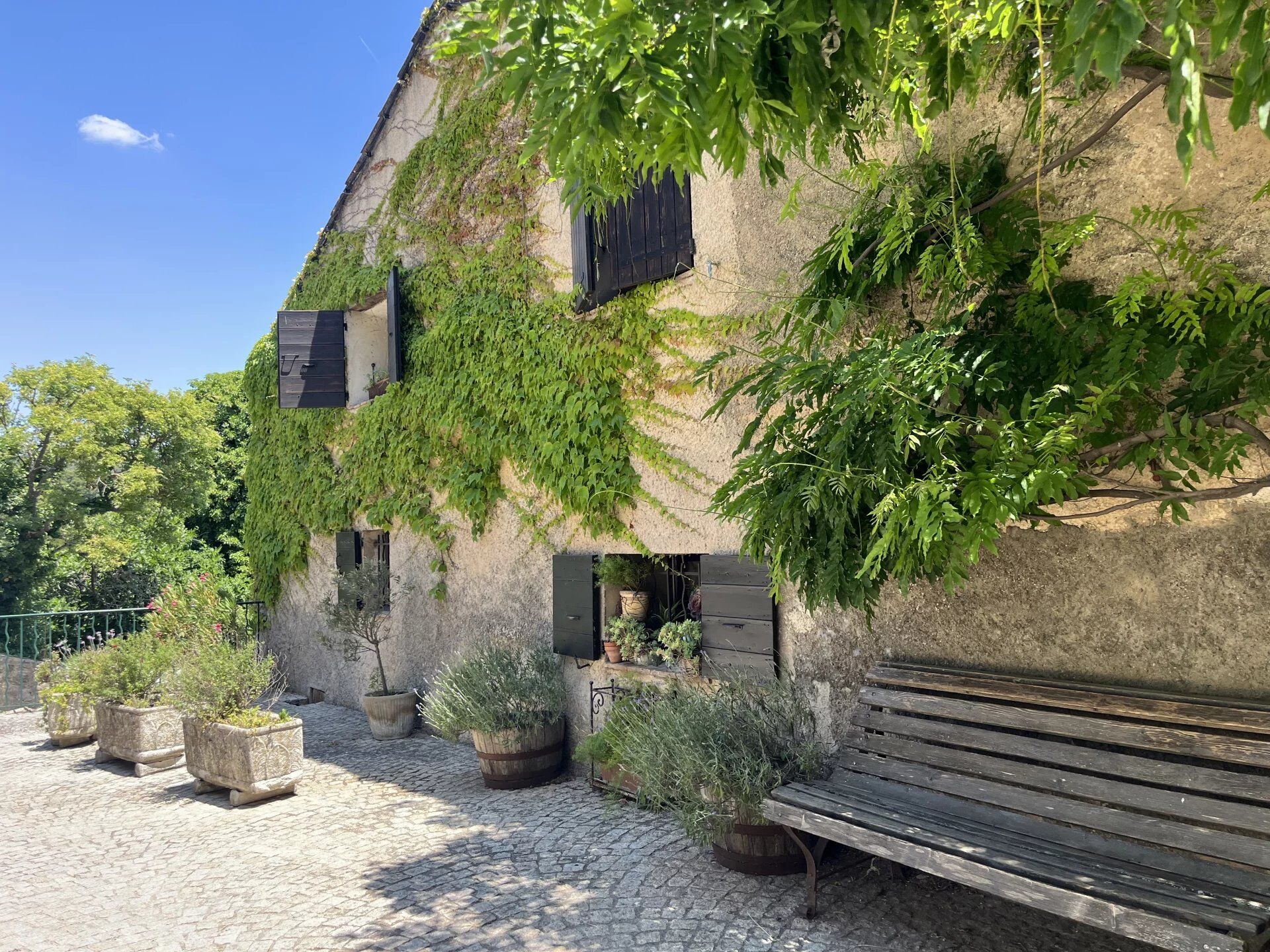 Maison de Village   T10 à vendre Tourtour 83690