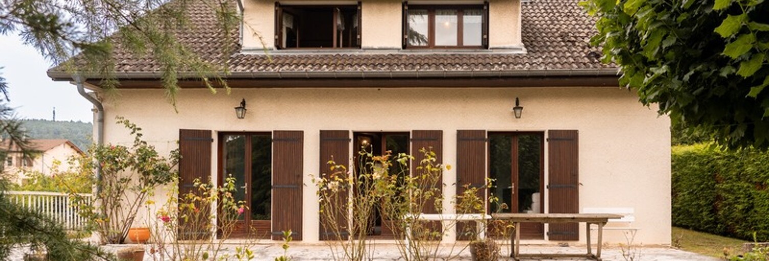 Maison 7 Pièces 147 m² à vendre à La Roche-Vineuse (71960)