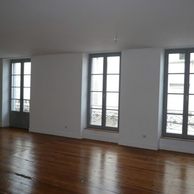 Appartement 5 pièces 1195 €