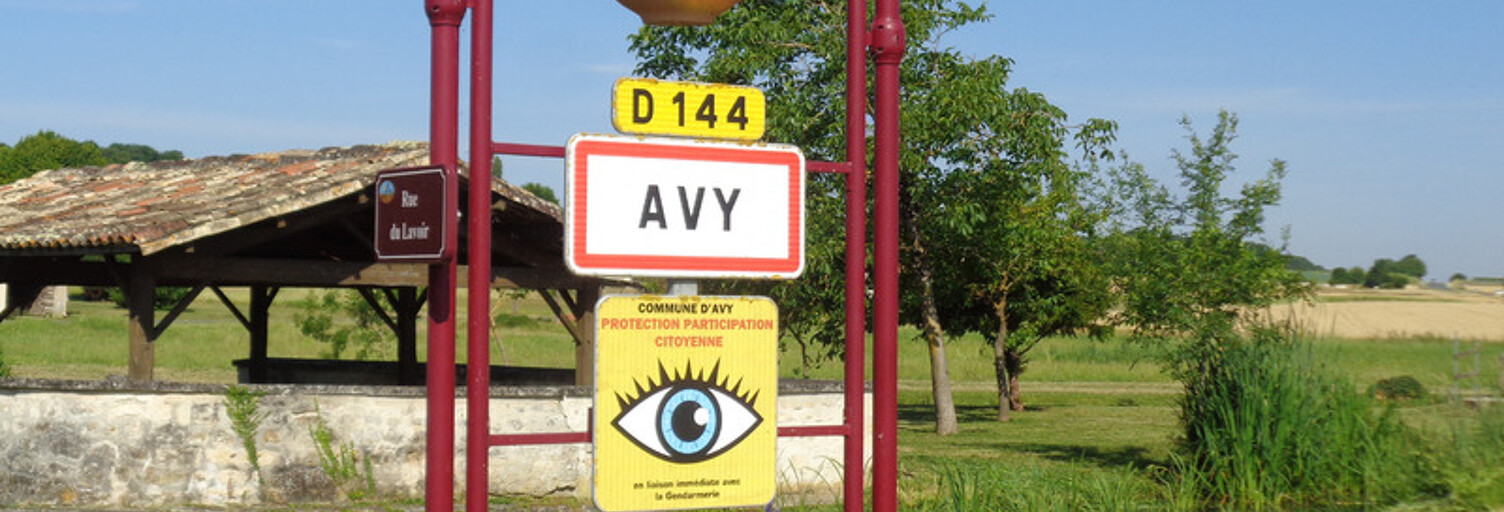 Terrain  2000 m² à vendre à Avy (17800)