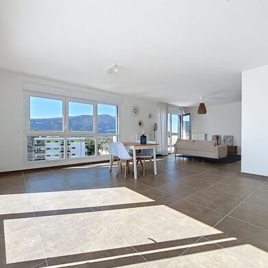 Appartement 4 pièces 671000 €