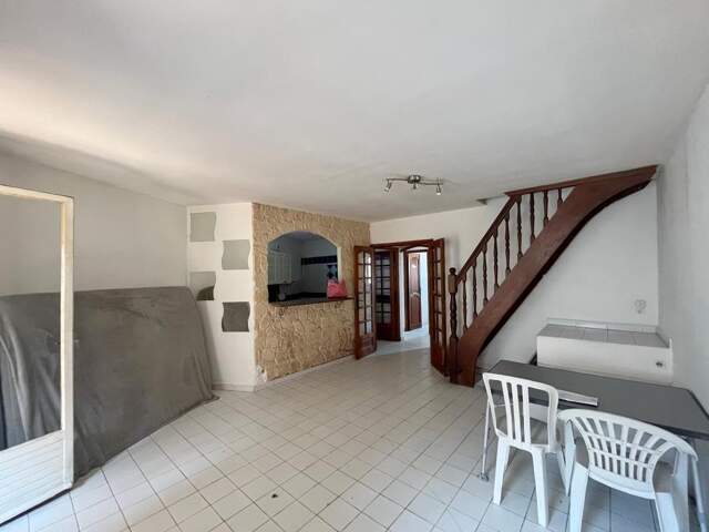 Maison avec deux appartements T3 à rénover — photo du bien