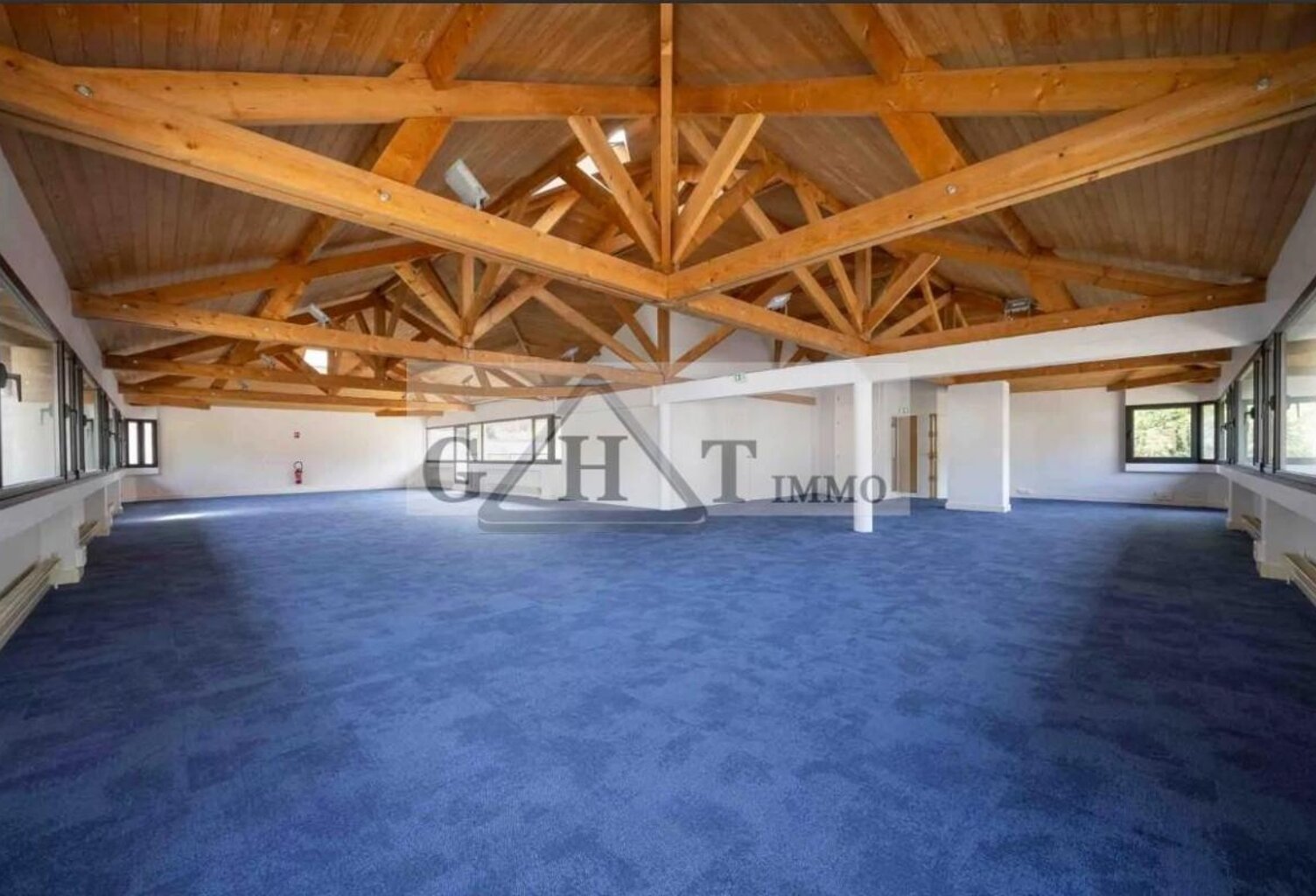 791 m² bureaux à louer à LAGNY SUR MARNE — photo 1