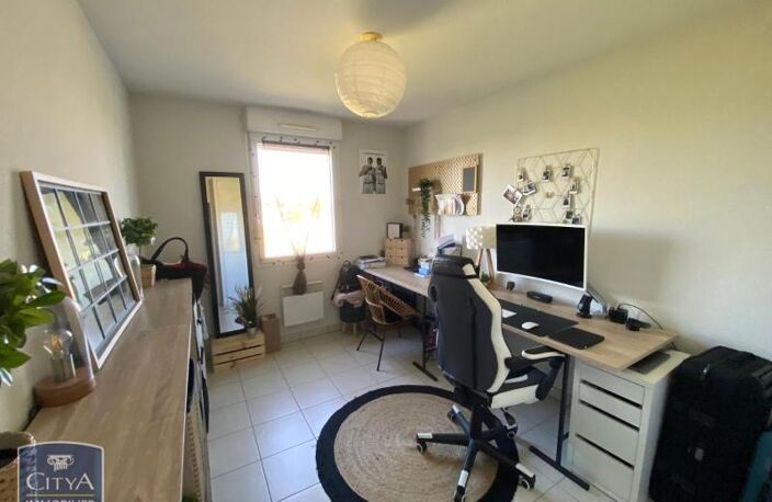 Vente appartement 4 pièces 79 m² Poitiers (86000) — photo 2